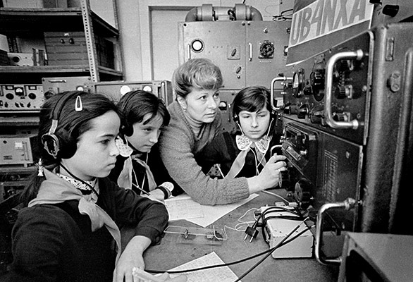 Дом пионеров. Кружок радиолюбителей в СССР.jpg